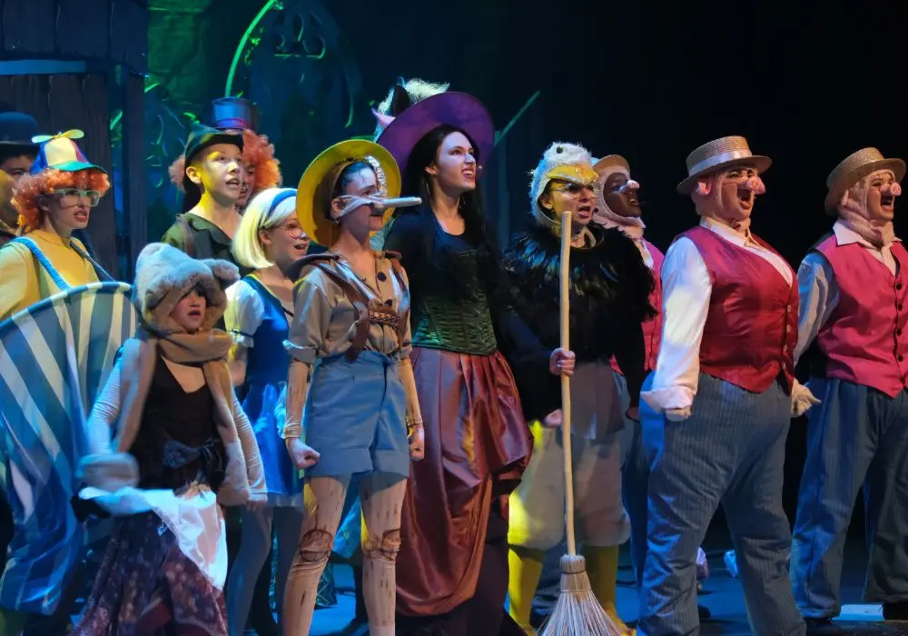 OAK Youth Theatre young performers in rehearsal and live stage production in Centurion Pretoria